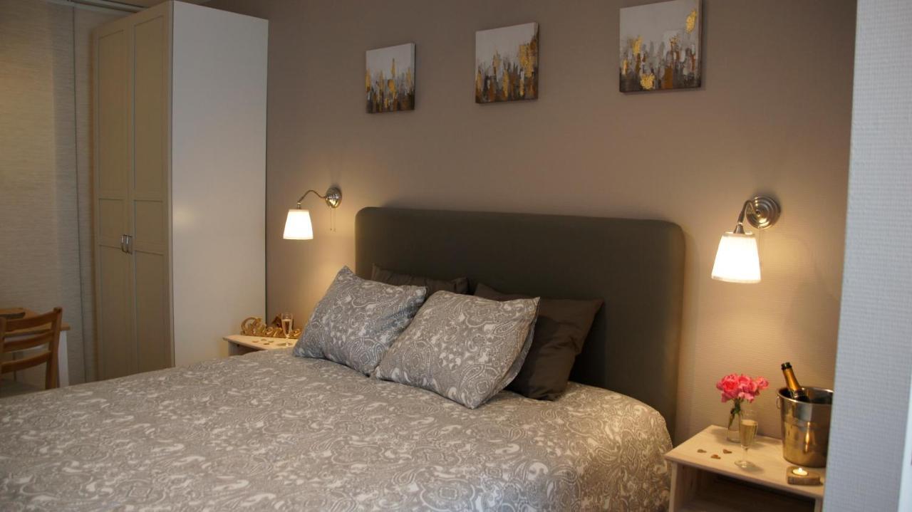 Aparthotel Les Petits Nids De Nina 1 Fosses-La-Ville Exterior foto