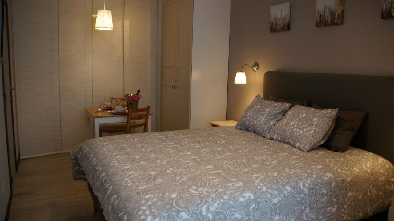 Aparthotel Les Petits Nids De Nina 1 Fosses-La-Ville Exterior foto