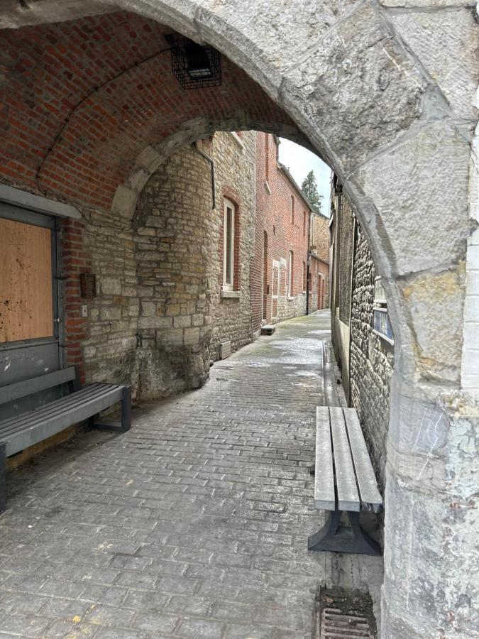 Aparthotel Les Petits Nids De Nina 1 Fosses-La-Ville Exterior foto